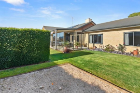 Selmes Sanctuary - Blenheim Holiday Home